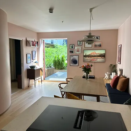 Groups & Families, Free Parking, Three Bedrooms, Two Baths アパート オスロ