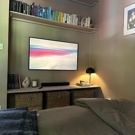Groups & Families, Free Parking, Three Bedrooms, Two Baths Apartament *