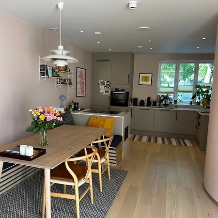 דירה Groups & Families, Free Parking, Three Bedrooms, Two Baths