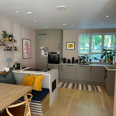 Groups & Families, Free Parking, Three Bedrooms, Two Baths אוסלו